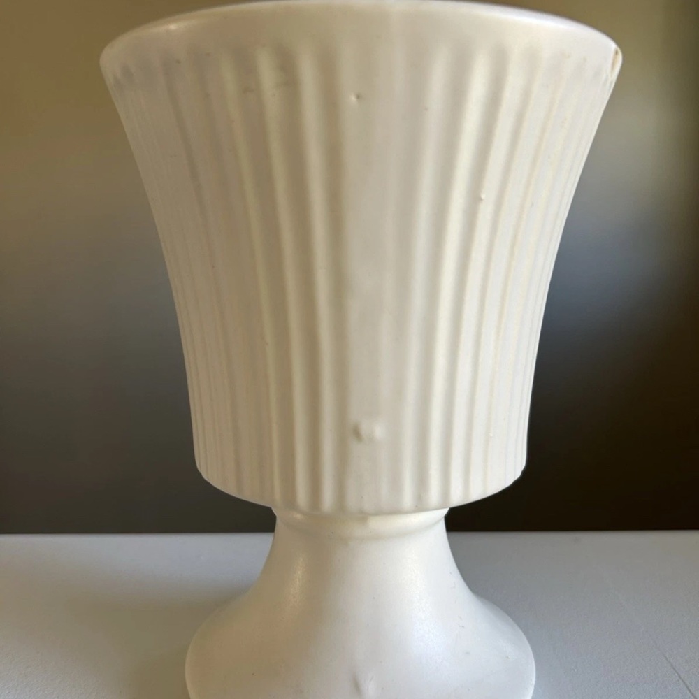 McCoy Pottery Floraline Planter 474